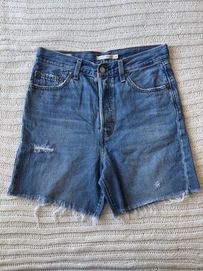 Levi’s Premium Ribcage Cutoff Shorts Women’s 28 Distressed High Rise